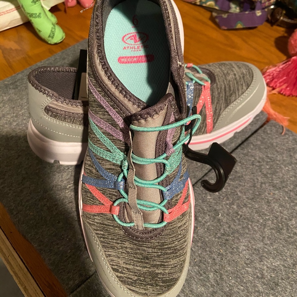 Brand New Memory Foam Shoes SZ6